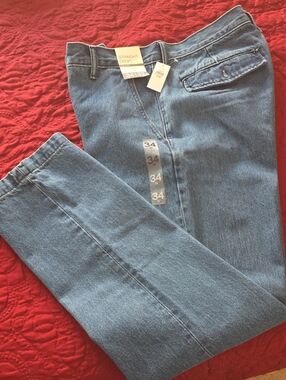 GAP Men's Straight Leg Jeans in Medium Blue